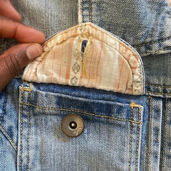 Vanity Light Wash Jean Jacket - Picture 3 of 4